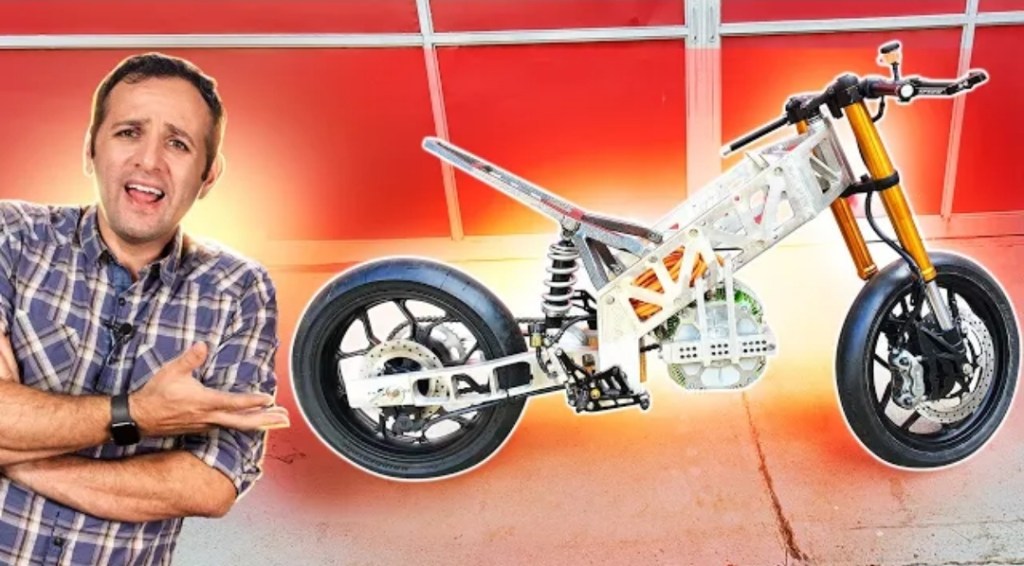 Assista a “Como é feita uma MOTO de CORRIDA? #Boravê!” no&nbsp;YouTube
