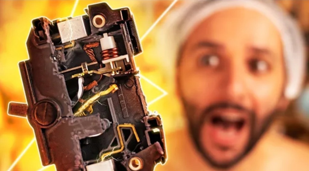 Assista a “MICRO-ONDAS que DESLIGA o CHUVEIRO? Entenda!” no&nbsp;YouTube